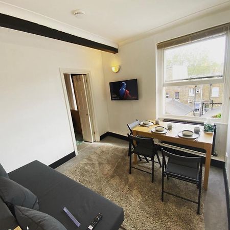 Complete 1 Bedroom Apartment With Wi-Fi, Kitchen, Tv In Heart Of Chiswick, ロンドン エクステリア 写真