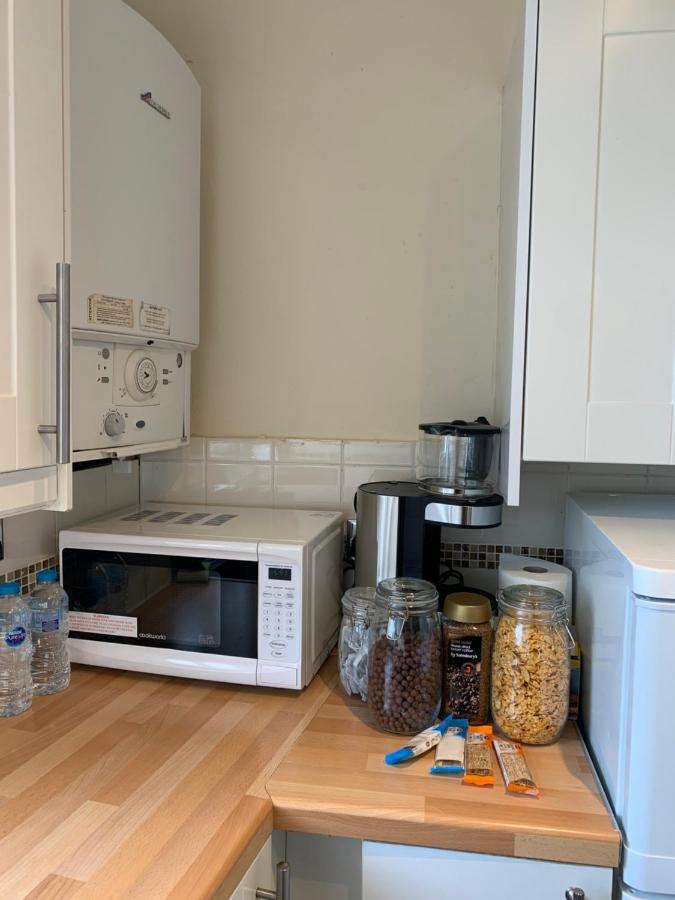 Complete 1 Bedroom Apartment With Wi-Fi, Kitchen, Tv In Heart Of Chiswick, ロンドン エクステリア 写真